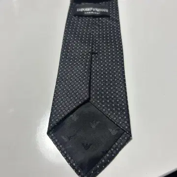 Emporio Armani 다크 그레이 넥타이