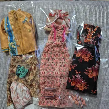 ANNA SUI 바비 아웃핏 모음