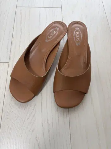 TOD'S 샌들