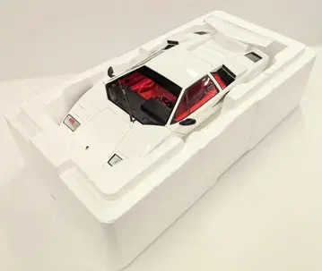 교쇼 1/18 람보르기니 카우 턱 LP500S (화이트) 08320E