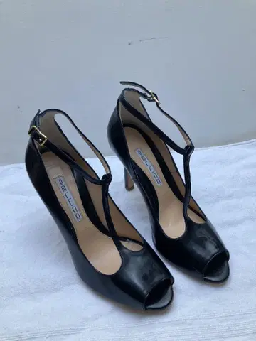 PELLICO 블랙 오픈토 힐