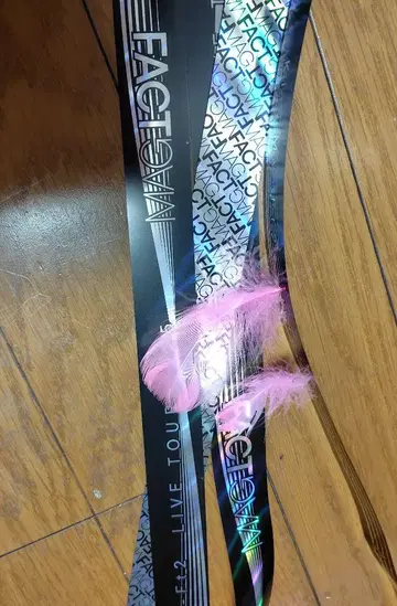 키스마이 LIVE TOUR 2025 MAG FACT 은테 깃털