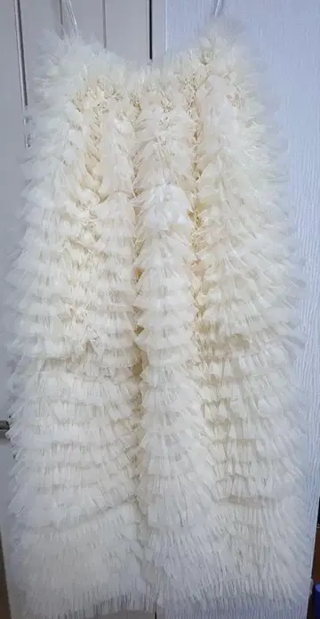 Bibiy. DARLENE SHUSHU SKIRT 아이보리