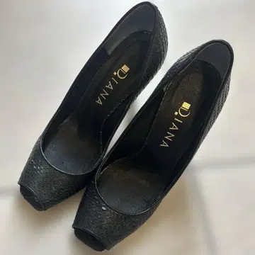 Diana 블랙 오픈토 하이힐