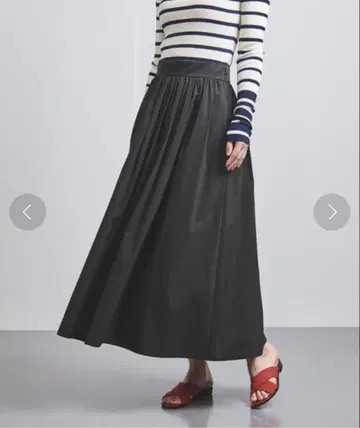 UNITED ARROWS C/P 턱 개더 플레어 스커트