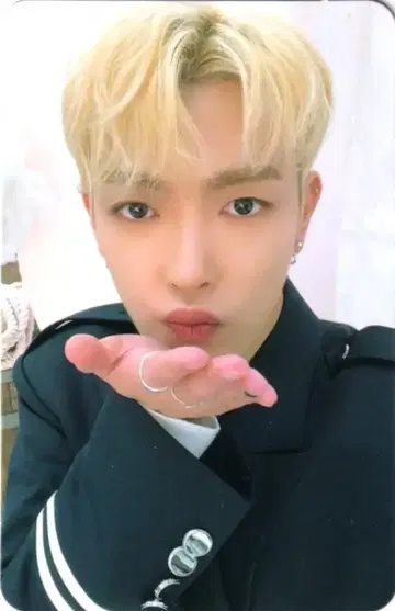 ATEEZ 홍중 안이 ATEEZ로 변신한 'ILLUSION' 3/5