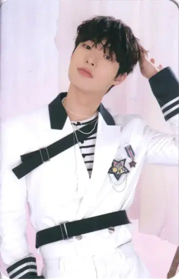 ATEEZ 민기 안이티즈 in 일루전 1/5