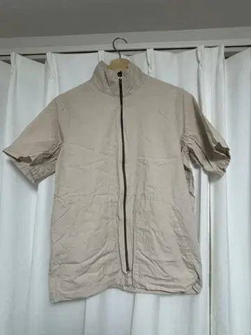 베이지 숏 슬리브 자켓