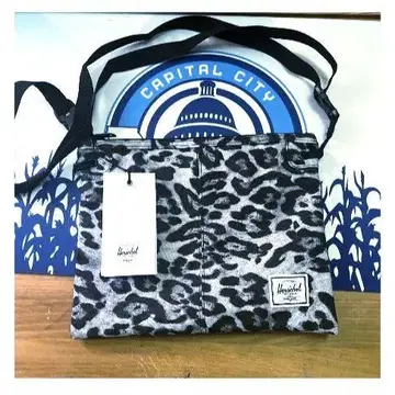 새상품 Herschel Alder Crossbody Bag