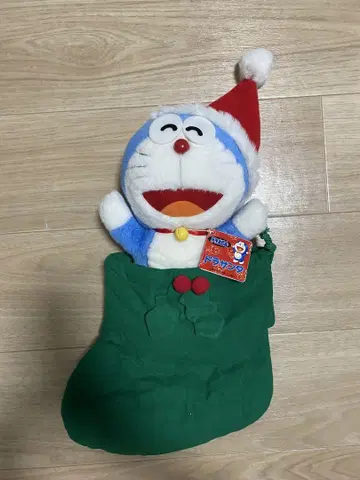 레트로 도라에몽 도라 산타 봉제 인형