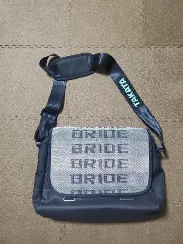 BRIDE 메신저 백 블랙/그레이