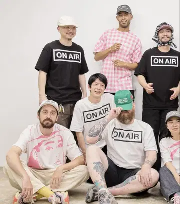 DSMG ON AIR 티셔츠 도버 스트리트 마켓 온 에어 T