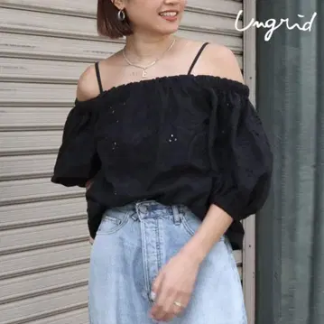 ungrid 컷워크 레이스 오프숄더 블라우스 블랙