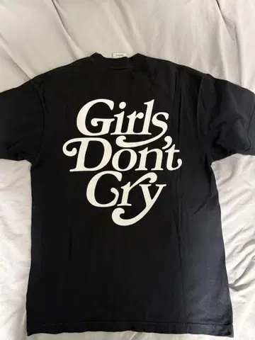 Girls Don't Cry 티셔츠 M 블랙