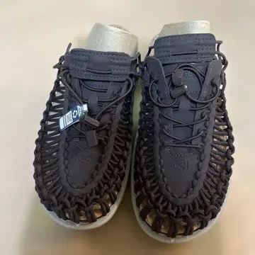 미사용 새상품 KEEN 킨 유니크 투 컨버터블