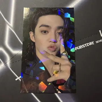 SEVENTEEN HAPPYBURSTDAY 유니버셜 라키드로 에스크