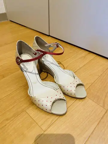 Cynthia Rowley (신시아 로리) 도트 무늬 펌프스 size22