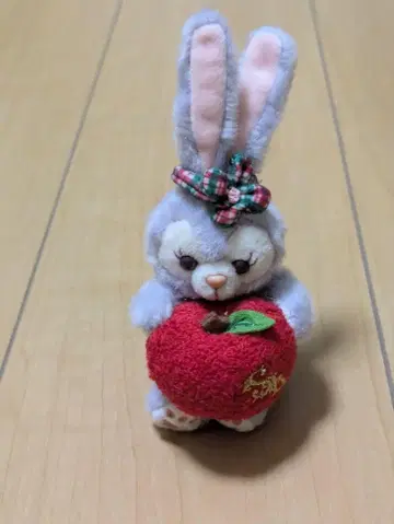 스텔라루 사과 봉제 인형 스트랩