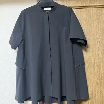 UNITED ARROWS 백 프릴 블라우스