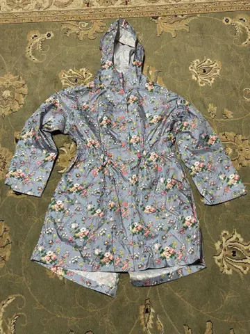 꽃무늬 후드 부착 레인코트 로라 애슐리 LAURA ASHLEY 백 부착