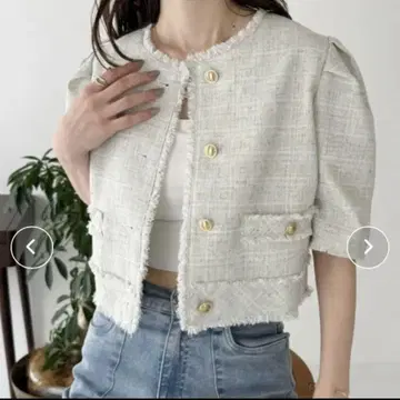 NICE CLAUP [럭셔리] 반팔 트위드 자켓 골드 버튼 노카라