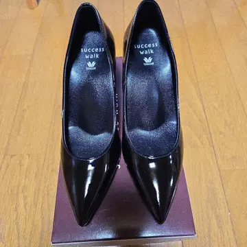 success walk 블랙 에나멜 하이힐