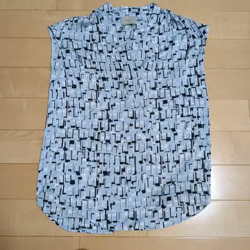 UNITED ARROWS 슬리브리스 셔츠