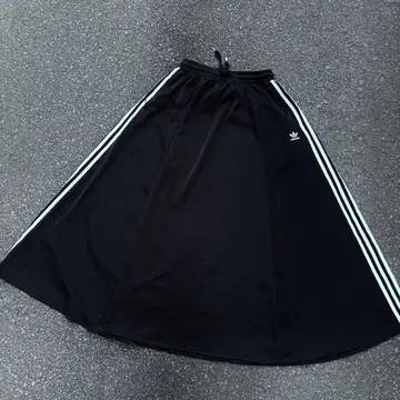 아디다스 SST 스커트 저리 롱 스커트