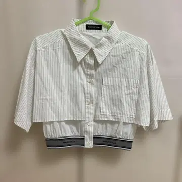 MAISON SPECIAL 크롭 셔츠 화이트 스트라이프