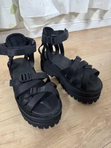 JEANASIS 샌들