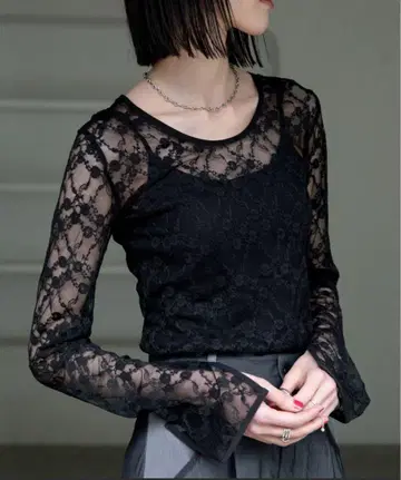 플라워 레이스 시어 탑 블랙