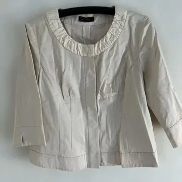 Leitham 프릴 넥 노카라 자켓 베이지
