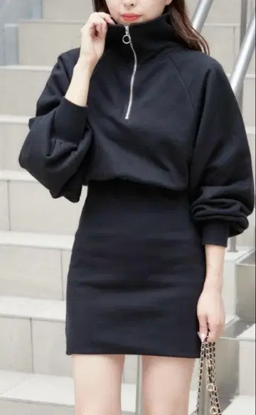 Chico 하프 지퍼 맨투맨 미니 원피스 블랙