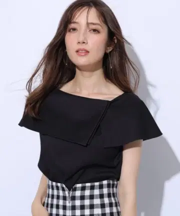 아푸와이저 리셰 오프숄더 칼라 블라우스 블랙 사이즈 2 상의