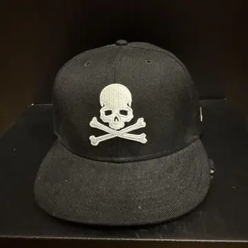 mastermind 스컬 자수 블랙 캡