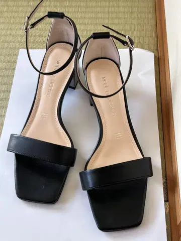 모드 에 자코모 스퀘어토 앵클 스트랩 샌들 23.0cm 블랙