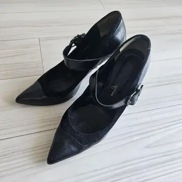 카네마츠 블랙 스틸레토 하이힐
