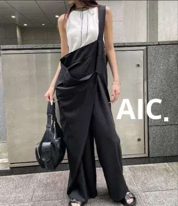 AIC. 원숄더 랩 올인원 블랙