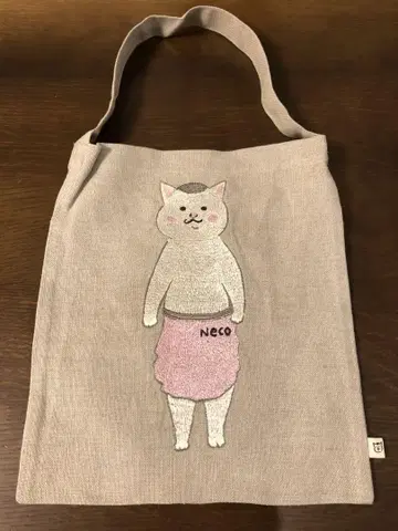 코랄 앤 태스크 고양이 마을 미디엄 토트백