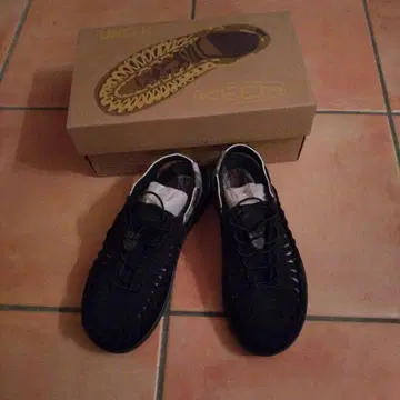 KEEN UNEEK 26cm 블랙 스니커즈