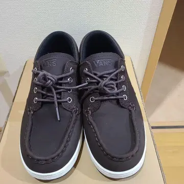 반스 브라운 로퍼