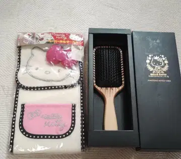 헬로키티 화장지 홀더 패들 브러쉬