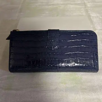 중고품 크로커다일 패턴 장지갑