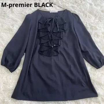 M-PREMIER BLACK (엠프리미어 블랙) 플리츠 프릴 블라우스