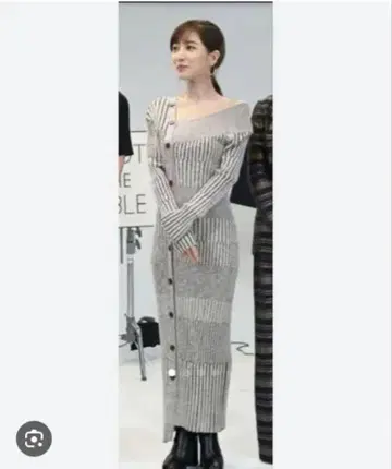 snidel 비대칭 버튼 니트 원피스 라이트 그레이