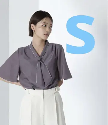 내추럴 뷰티 베이직 블라우스 S 사이즈 플레어 슬리브