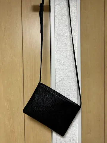 해시태그 가죽 숄더백 블랙