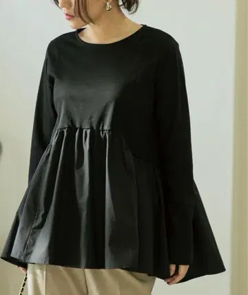 OPAQUE.CLIP 블랙 플레어 탑 36/S