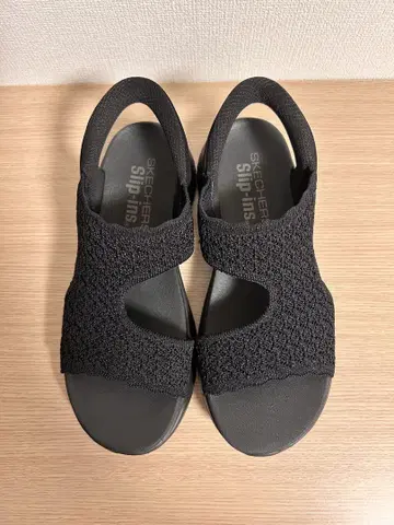 스케쳐스 슬립인 샌들 블랙 23.5cm