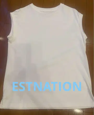 ESTNATION 화이트 슬리브리스 티셔츠 슬릿 디테일